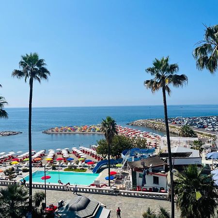 Brezza Di Mare Apartment Империа Екстериор снимка