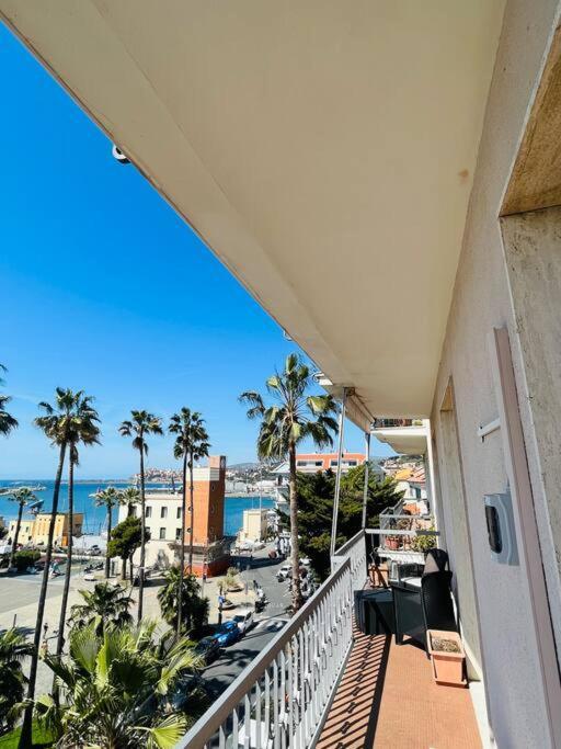 Brezza Di Mare Apartment Империа Екстериор снимка