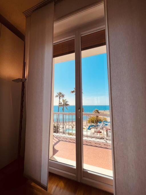 Brezza Di Mare Apartment Империа Екстериор снимка