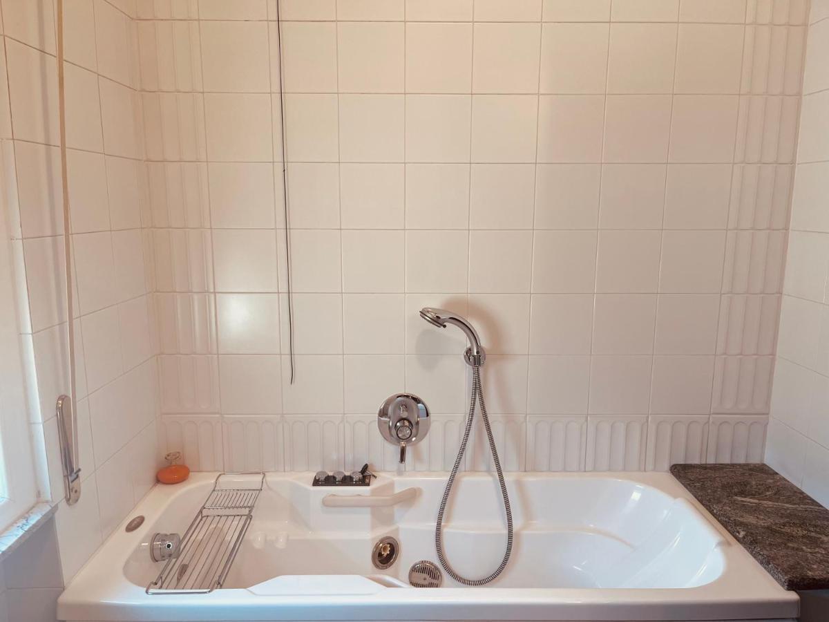 Brezza Di Mare Apartment Империа Екстериор снимка